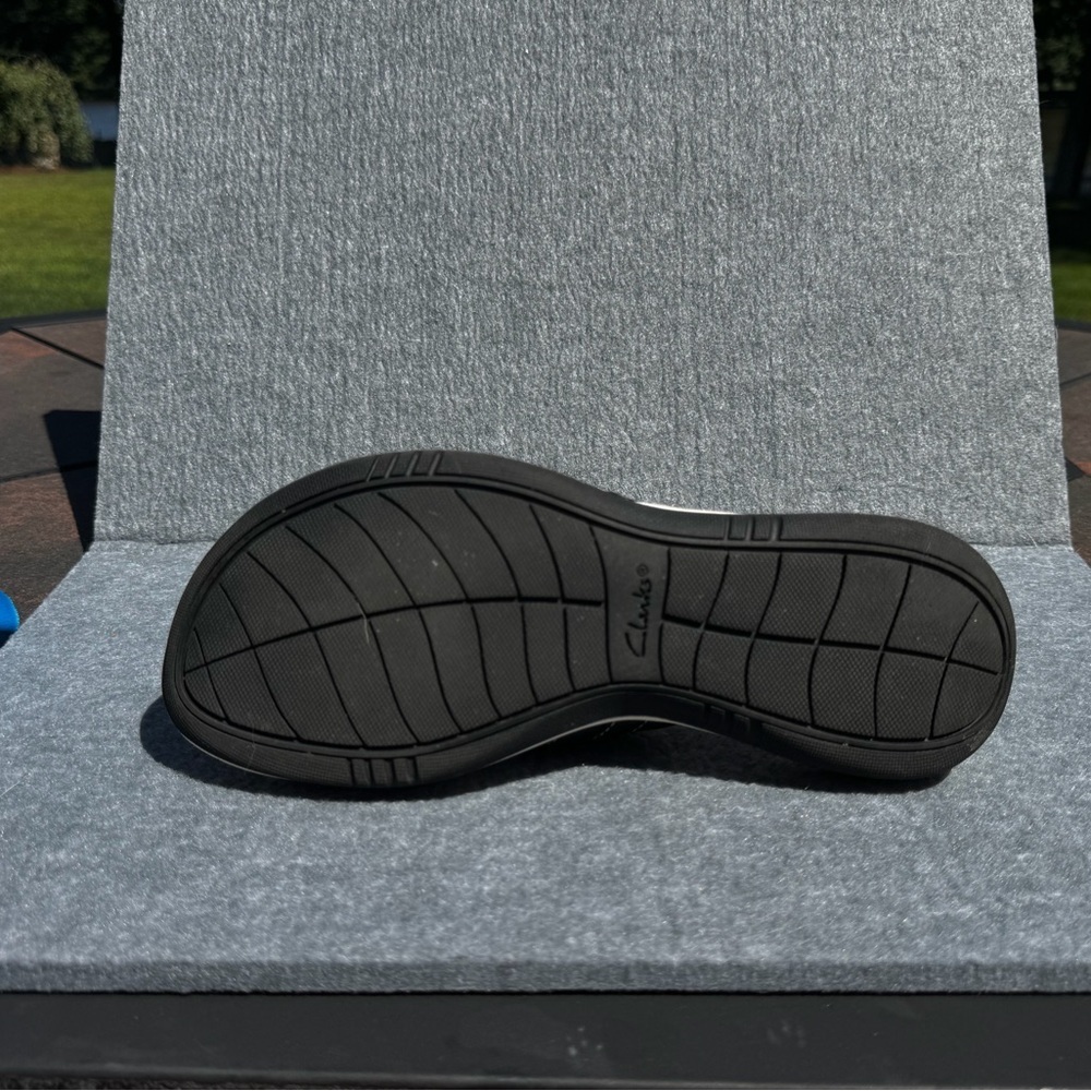 Clark’s Cloudsteppers Breeze Reyna Flip-Flop Sandals Black White Size 8 - Picture 8 of 10